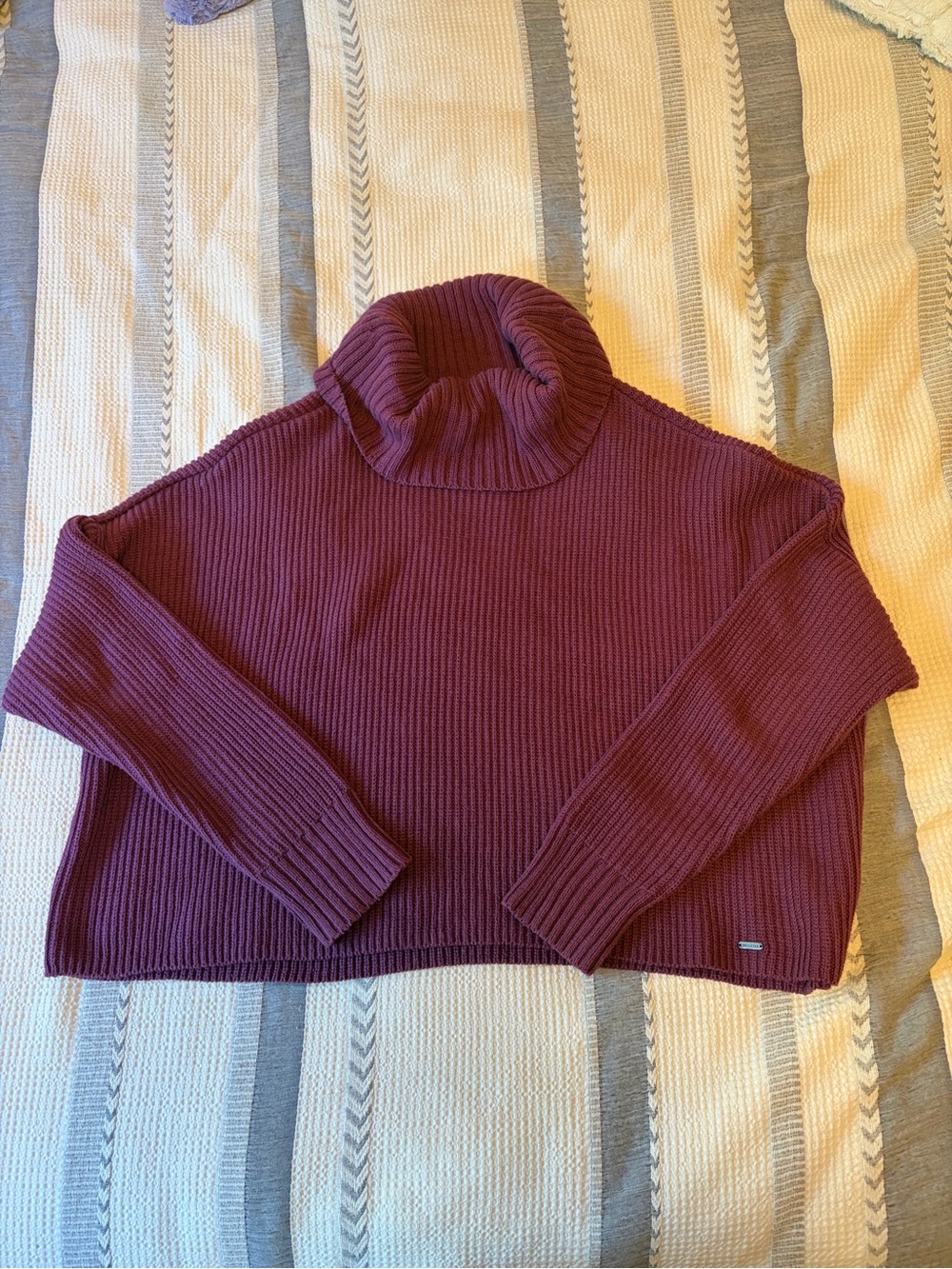 Hollister Ribbed Turtleneck Sweater in Plum